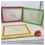 Pampered chef plastic cutting boards