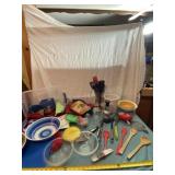 The Pampered Chef and Betty Crocker utensils,