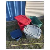 Plastic totes with lids