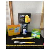 Swiffer dusters and dry cloths some new some