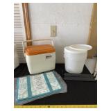 Lil Oscar cooler, new carry bag and small buckets