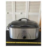 Rival 22 quart roaster oven with cord.