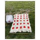 44 x 72 rose quilt and tote with lid
