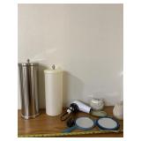 Hand mirrors, toilet paper holders, soap tray and