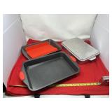 Baking dishes one with lid
