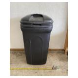 34 gallon trash can on wheels with lid.