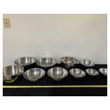 Stainless steel mixing bowls.