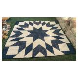 Machine made quilt 7 x 7 1/2ï¿½ star.