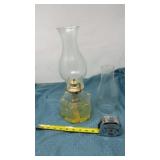 Oil lamp & extra globe