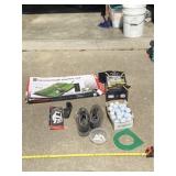 Fairway practice mat, golf balls, size 9.5 gold