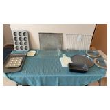 Misc bakeware cooling racks muffin tin pizza pan