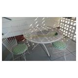 Flex steel round outdoor patio table with four