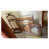 Quilt ï¿½Rack ,mirror , butlers suit hanger,