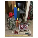 Christmas rug, wreath and decor.