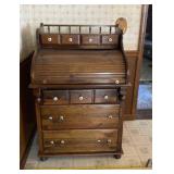 Till top desk with some missing handles measures