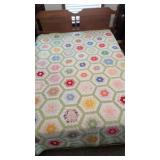 Grandmotherï¿½s flower garden quilt 75 x 88inches