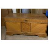 Roos Seeatheart Lane cedar chest with waterfall