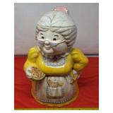 Treasure Craft Granny With Cookies, Cookie Jar
