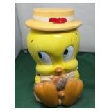 Tweety Cookie Jar (Chip on Top of Head)