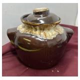 Roseville Pottery Bean Pot Featuring a
