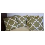 4 Throw Pillows