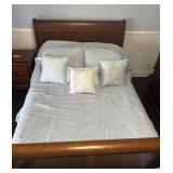 Electric Reverie Adjustable Base With Wooden Bed