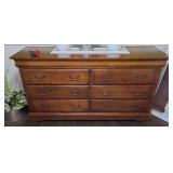 Dresser 68"x20.5"x37.5"