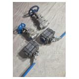 New Jamesbury 1 1/4" Ball Valves OIC 1/2"