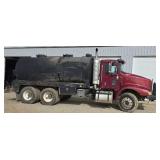 International Tanker Truck 80 Barrel 493,365 Miles
