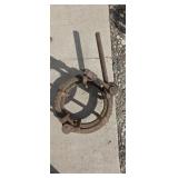 8" cage type welding clamp.