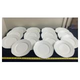White Porcelain Plates With Decorative Edges
