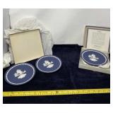 Wedgwood Jasperware Mother 1975 Plates