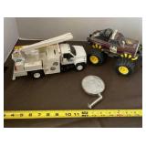 Illinois Power Replica Line Truck and King Kong