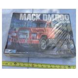 Mack DM 600 Truck
