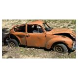Old VW Beetle Car ï¿½Yard Ornamentï¿½