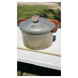 National pressure cooker or canner,