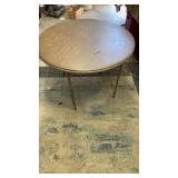 Round Fold up table with 2 chairs