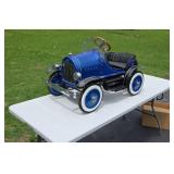 Metal Deluxe Roadster Pedal Car