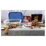 Tote with lid of Christmas Decor