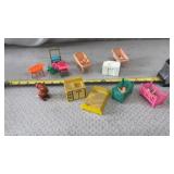 1950s/1960s plastic dollhouse Furniture includes