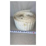 White corrugated decorative border roll,