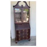 Vtg mahogany secretary desk. 30 x 16 x 75.5