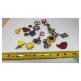 Vtg lot button covers featuring sunflowers,