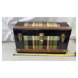 Skyway plaid tweed luggage trunk