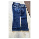 Silver Suki size 30 Capri jeans