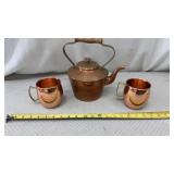 antique George III style copper kettle featuring