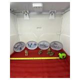 Resin Wolf Figurines with Lee Cable Collector