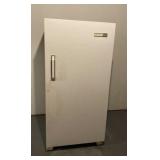 Signature 2000 Upright Freezer Unknown if Works