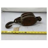 Double Wheeled Wooden Pulley with Hook