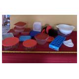 Pyrex Glass Bowls with Lids, Plastic Bowls with